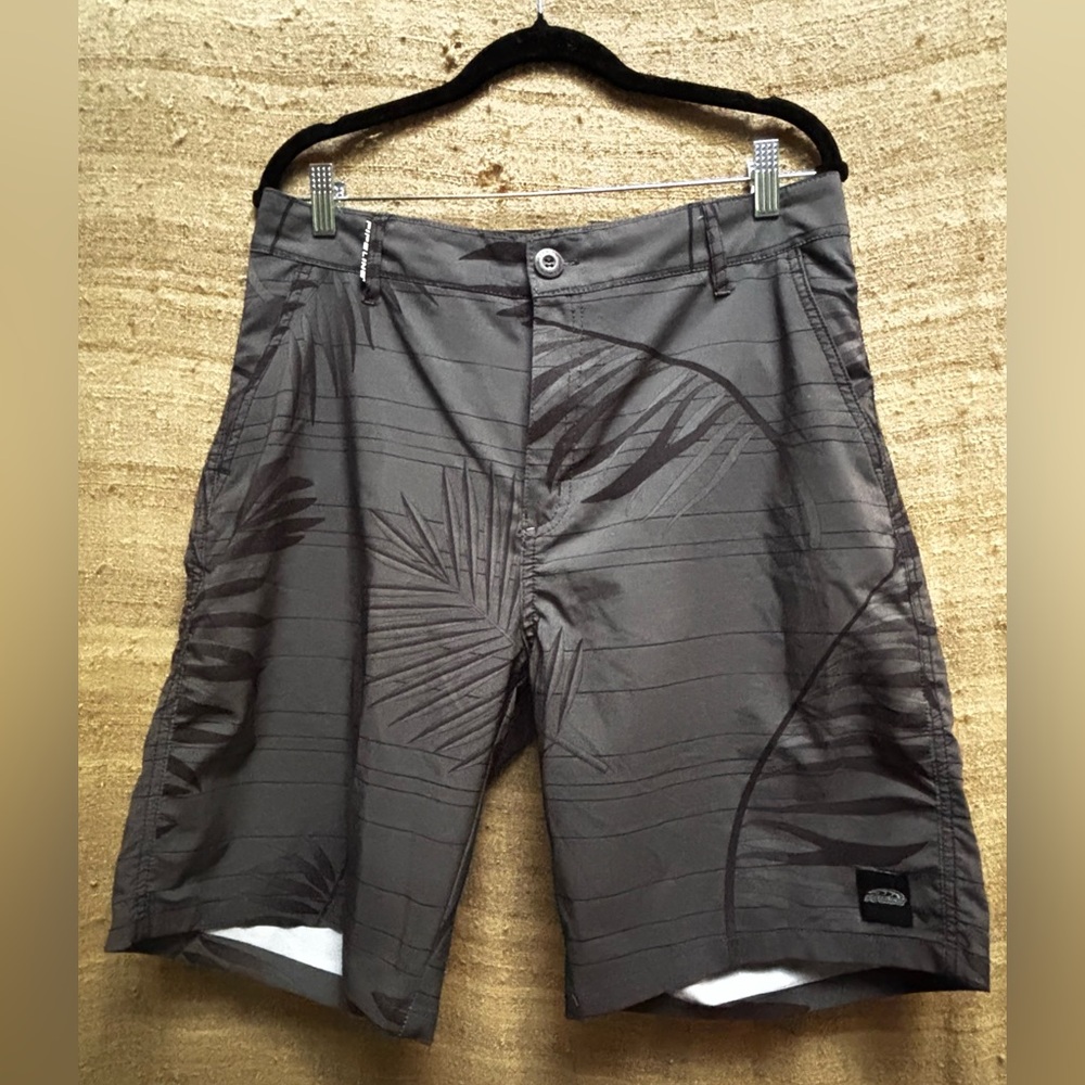 Pipeline Gray Patterned Men's Shorts. Used
